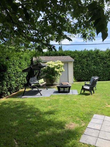 Cour - 42 Rue Vadnais, L'Assomption, QC 