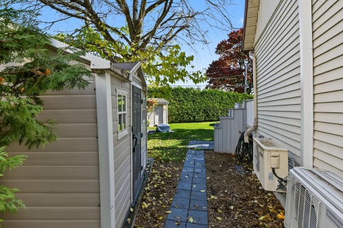 Cour - 42 Rue Vadnais, L'Assomption, QC 