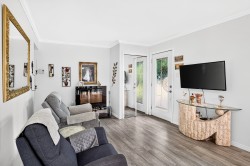 Salon - 