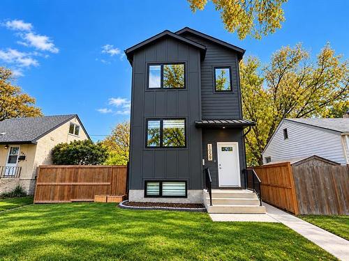 1059 Dudley AVE  Winnipeg, MB R3M 1R5