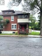 33 CAMERON AVENUE  Ottawa, ON K1S 3X7