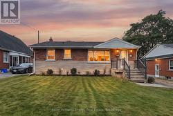 54 EASTLAWN STREET  Oshawa (Donevan), ON L1H 7J8