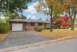 1471 ORCHARD AVENUE  Ottawa, ON K1H 7C4