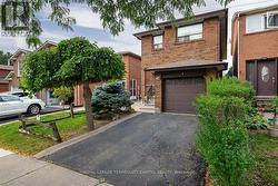 28 OAKMOUNT CRESCENT  Vaughan, ON L4K 2C3