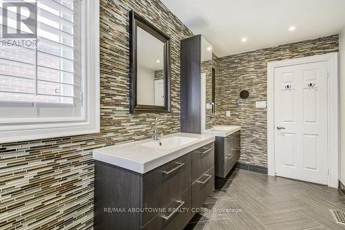 2080 Mckerlie Crescent, Burlington, ON 