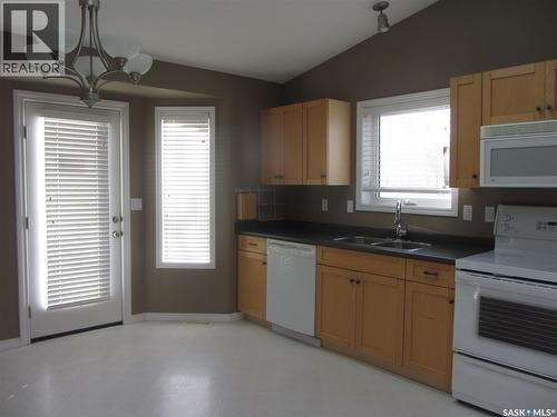 562 Blackburn Crescent, Saskatoon, SK 