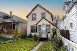 34 Lansdowne Avenue  Winnipeg, MB R2W 0E9