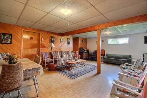 Salle familiale - 458 Rue Principale (St-Évarist), Courcelles/Saint-Évariste, QC 