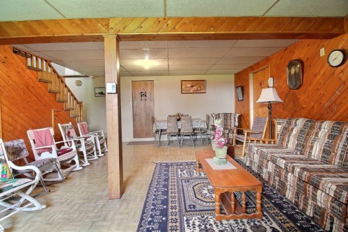 Salle familiale - 458 Rue Principale (St-Évarist), Courcelles/Saint-Évariste, QC 