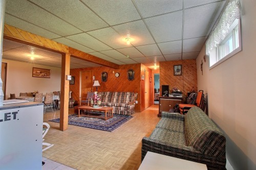 Salle familiale - 458 Rue Principale (St-Évarist), Courcelles/Saint-Évariste, QC 