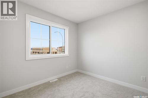 273 Mark Bend, Saskatoon, SK 