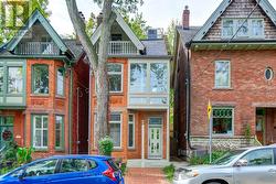 358 SACKVILLE STREET  Toronto, ON M4X 1S4