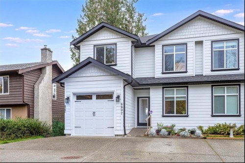 6897 Beaton Rd  Sooke, BC V9Z 0M3