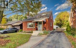 36 CRESTWOOD Avenue  Kitchener, ON N2H 4K7