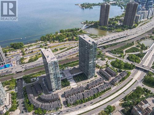 812 - 105 THE QUEENSWAY  Toronto, ON M6S 5B5