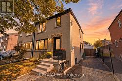 55 LAUREL AVENUE  Toronto, ON M9B 4T1