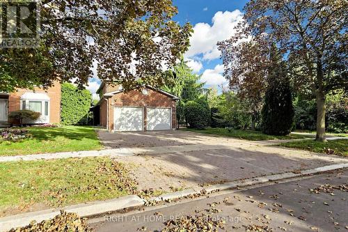 43 TOPHAM CRESCENT  Richmond Hill, ON L4C 9H1
