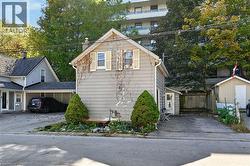 10 MAPLE Avenue  Stoney Creek, ON L8G 2N9