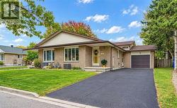 15 UXBRIDGE Crescent  Kitchener, ON N2E 2S2