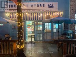 657 COLLEGE STREET Toronto, ON M6G 1B7