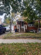32 NEWTON DRIVE  Toronto, ON M2M 2M7