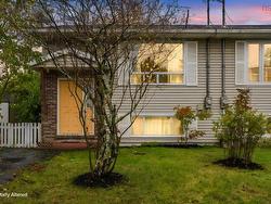 28 Kindling Crescent  Middle Sackville, NS B4E 2T9