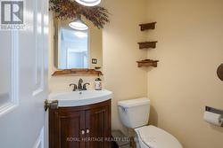 2 Pc Powder Room - Main Floor - 