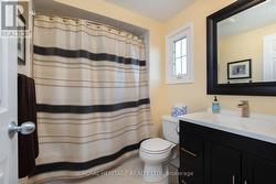 4 Pc Bathroom - Second Flooor - 