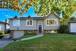 699 CASTLEGUARD CRESCENT  Burlington, ON L7N 2W7