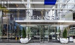 2802 - 10 YORK STREET Toronto, ON M5J 0E1