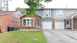33 CAMBERLEY CRESCENT  Brampton, ON L6V 3L3