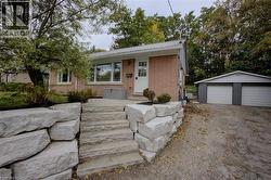15 DUMBARTON Street  Guelph, ON N1E 3T4