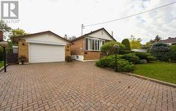 4 HUGHES PLACE Toronto, ON M1R 2B8