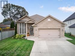 11 ALLISON COURT  Strathroy-Caradoc (Ne), ON N7G 4C2