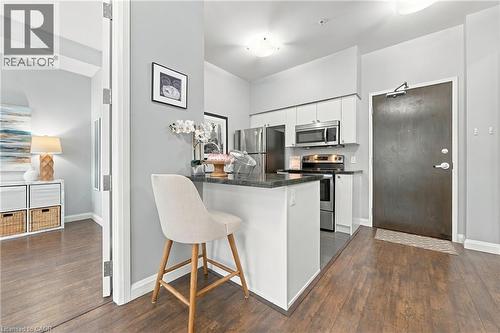 Convenience of a Breakfast Bar - 112 King Street E Unit# 607, Hamilton, ON 
