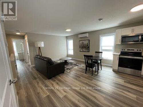 8-10 BAY STREET  Woodstock (Woodstock - South), ON N4S 3K5