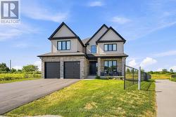 18 THOMPSON COURT  Tillsonburg, ON N4G 0G3