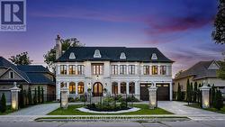 10 YONGEVIEW AVENUE  Richmond Hill, ON L4C 7A4