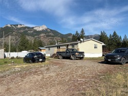 10 Highway 93  Elko, BC V0B 1T3