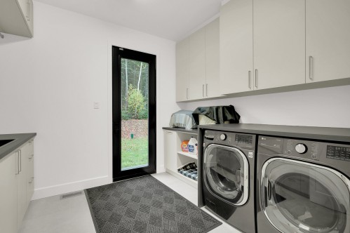 Salle de lavage - 2551 Ch. De L'Étang, Sainte-Adèle, QC 
