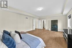 5 Piece Ensuite & Massive Walk-In Closet - 