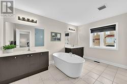 5 Piece Ensuite with 2 Sinks & Soaker Tub - 