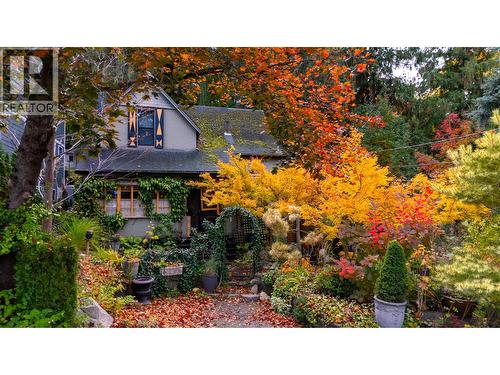 218 Union Street  Nelson, BC V6L 4A3