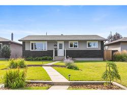 6207 85 AV NW  Edmonton, AB T6B 0J4