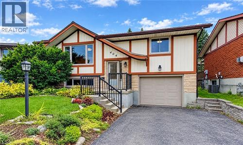 404 LAKEVIEW Drive  Waterloo, ON N2L 4Z6