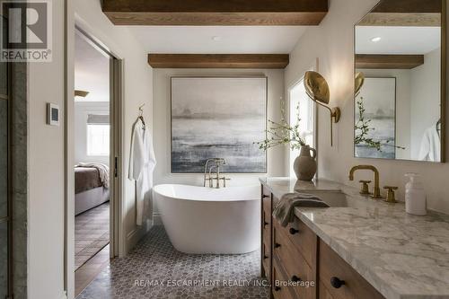 MAAX freestanding tub - 890 Forest Glen Avenue, Burlington, ON 