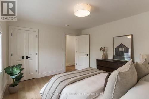890 Forest Glen Avenue, Burlington, ON 