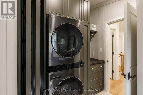 Bedroom level laundry! No more hauling baskets. - 890 Forest Glen Avenue, Burlington, ON 