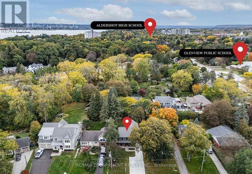 Walking distance JK-12! The idyllic family home. - 890 Forest Glen Avenue, Burlington, ON 