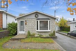 289 MONTFORT STREET  Ottawa, ON K1L 5N7